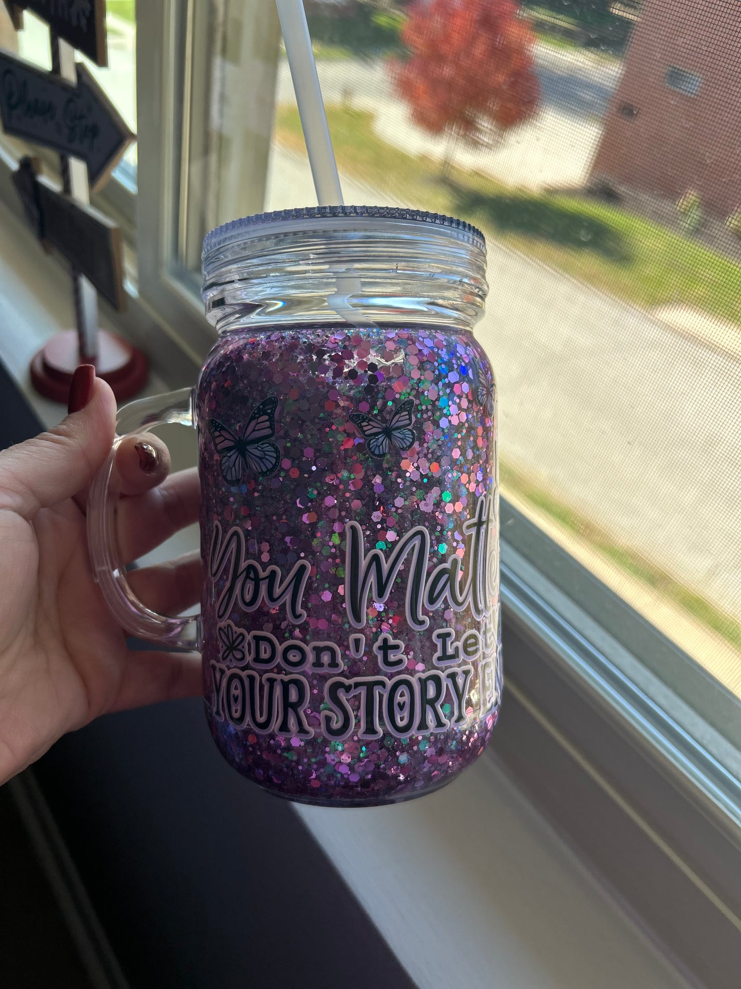 20oz Mason Jar with Glitter Effect and Sunflower and Butterfly Design